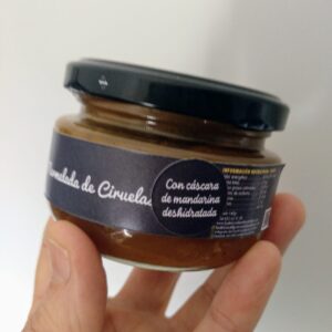 Mermelada con cáscara de mandarina deshidratada